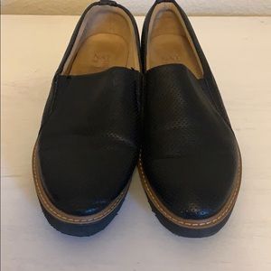 Naturalizer black loafers